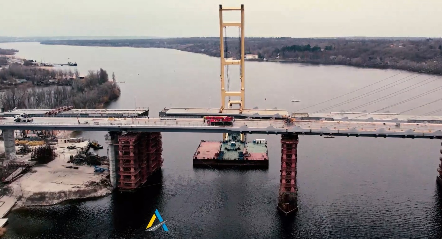 Вантовый мост в Запорожье заканчивают монтировать: как он сейчас выглядит