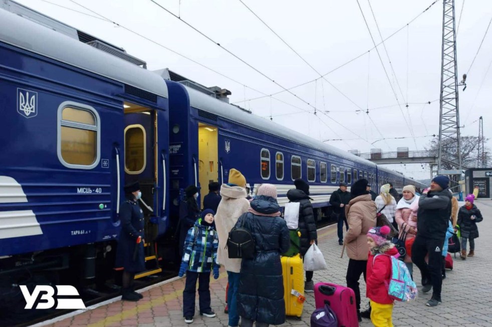 Поезда на Запорожье задерживаются из-за ракетных атак