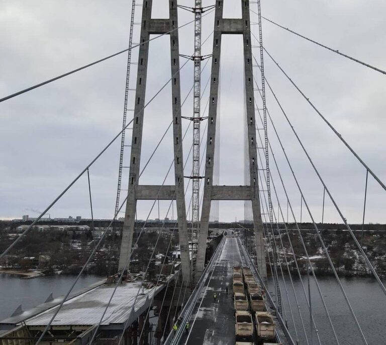 Вантовый мост в Запорожье готов к открытию: проверка прошла успешно
