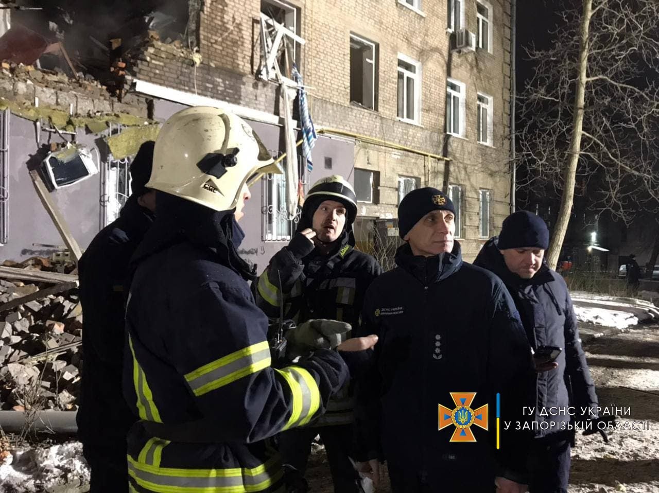 Спасатели закончили разбирать завалы разрушенного от взрыва дома в Запорожье