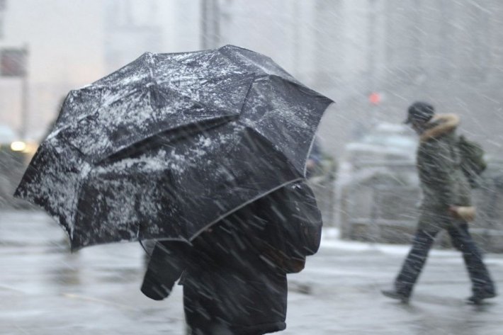 У Запорізькій області очікуються сильні пориви вітру та ожеледиця 12 січня