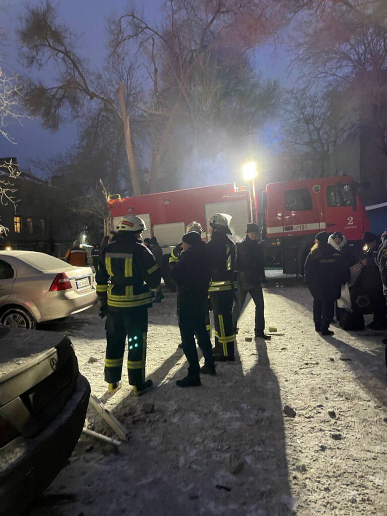 Взрыв газа в жилом доме в Запорожье: 24 человека эвакуировали (ФОТО)