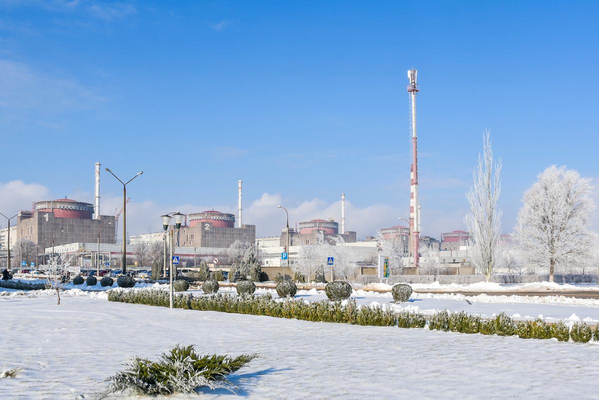 Запорожская АЭС больше не работает на всю мощность: один энергоблок отключен