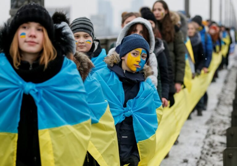 На вантовом мосту в День Соборности Украины запорожцы объединятся в “живую цепь”