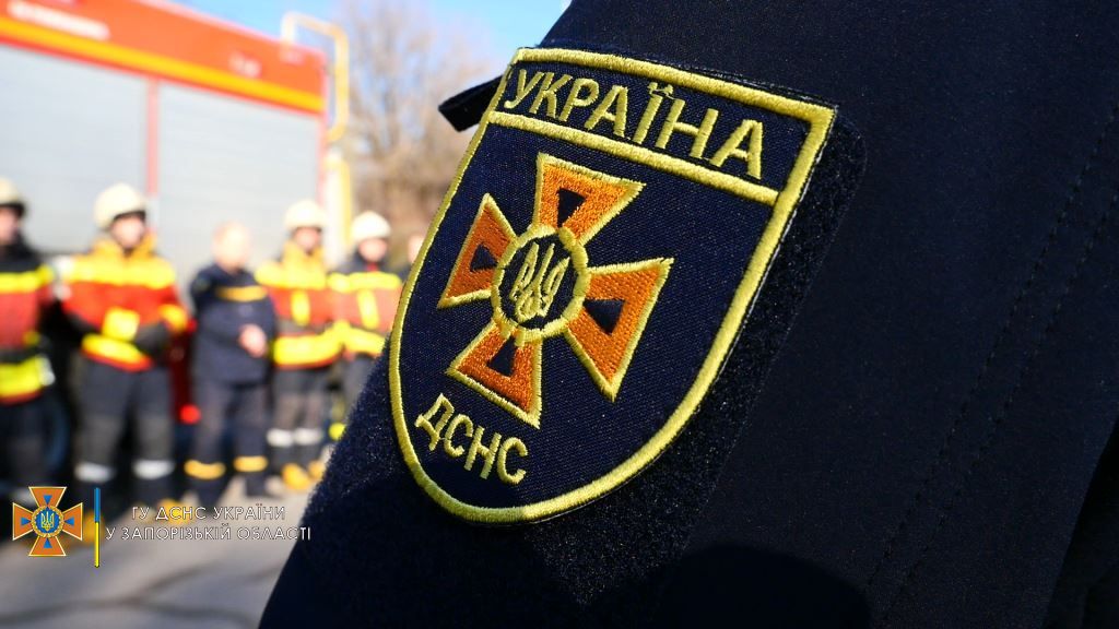 В результате обстрела Запорожской области загорелась пожарная часть
