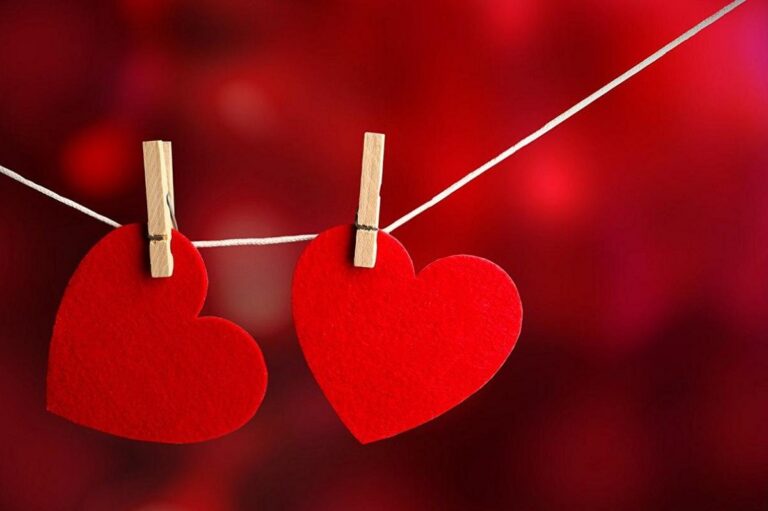 День Святого Валентина 2022: открытки, поздравления и идеи для подарков на День влюбленных