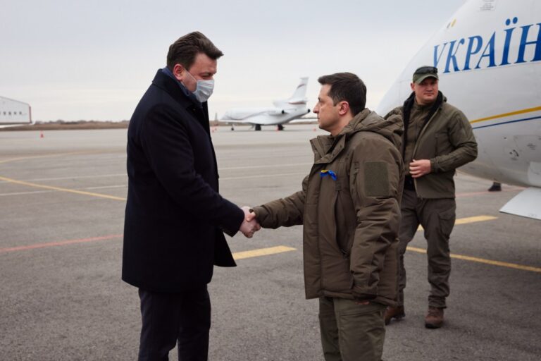 Зеленский прилетал в Запорожье перед визитом в Донецкую область (ФОТО)