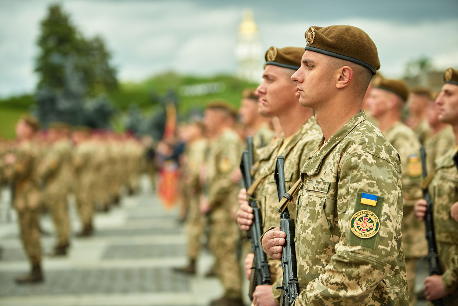Отмена военного призыва и увеличение численности армии: Зеленский подписал Указ