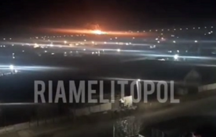 В Мелитополе обстреливают военный аэропорт (ВИДЕО)