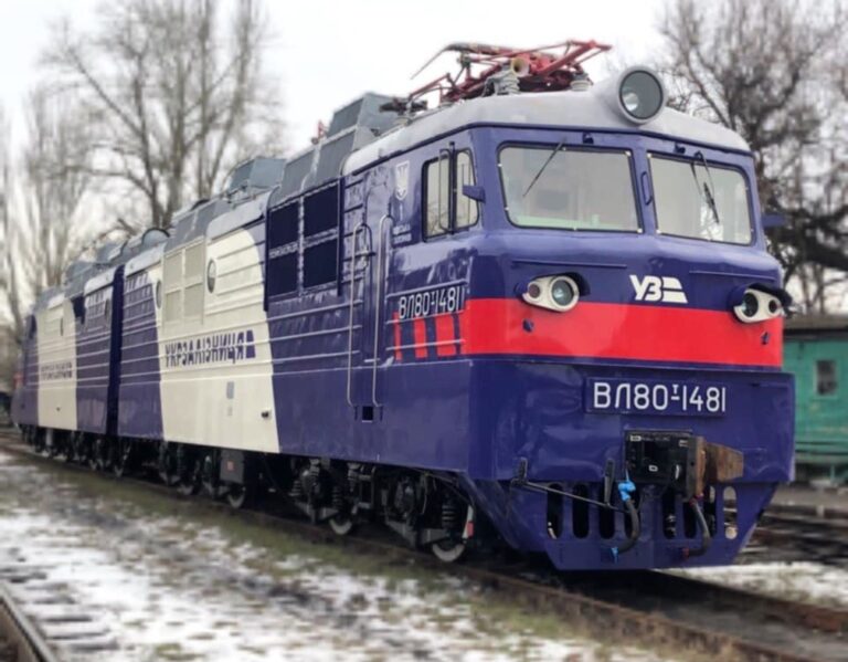 Запорожский завод отремонтировал два локомотива для “Укрзалізниці” (ФОТО)