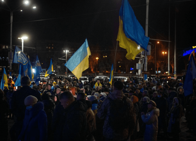 В Запорожье прошёл патриотических митинг: горожане готовы сопротивляется российской агрессии (ФОТО)