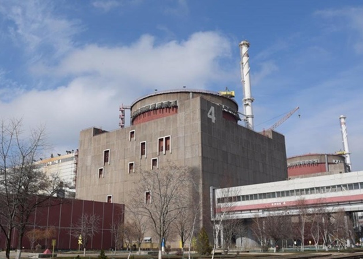 Военные рф продолжают взрывать мины на территории Запорожской АЭС