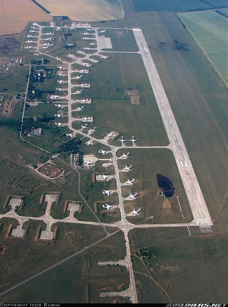 Оккупанты строят военную базу на аэродроме в Мелитополе: чем это опасно