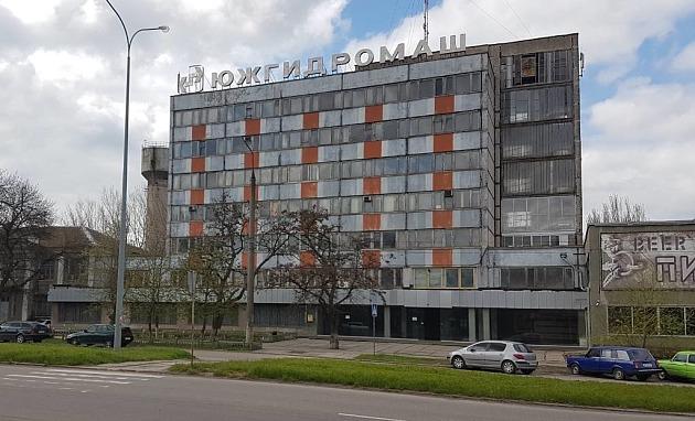 Оккупанты захватили здание завода в Бердянске