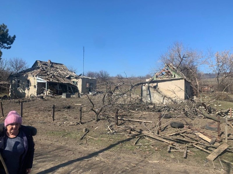 Войска рф “Градами” разбомбили село в Запорожской области (ФОТО)