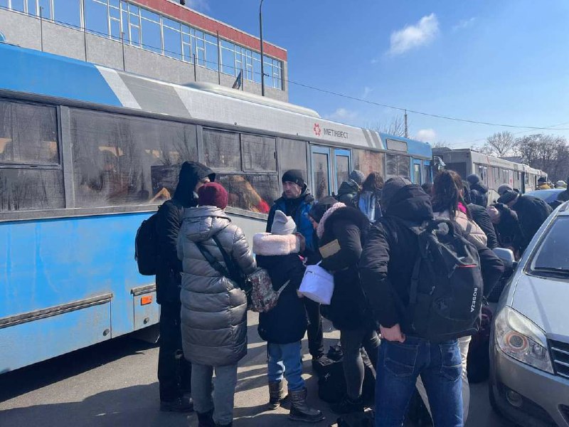 Эвакуация мариупольцев: 500 переселенце едут в Запорожье