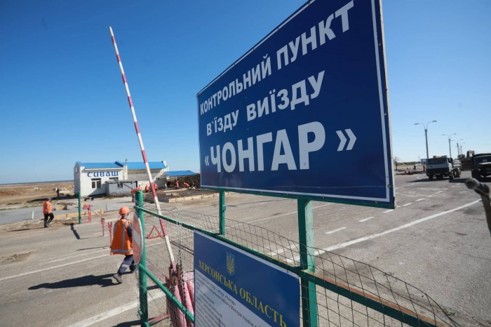 Предпринимателей в Бердянске заставляют делать закупки товаров в Крыму