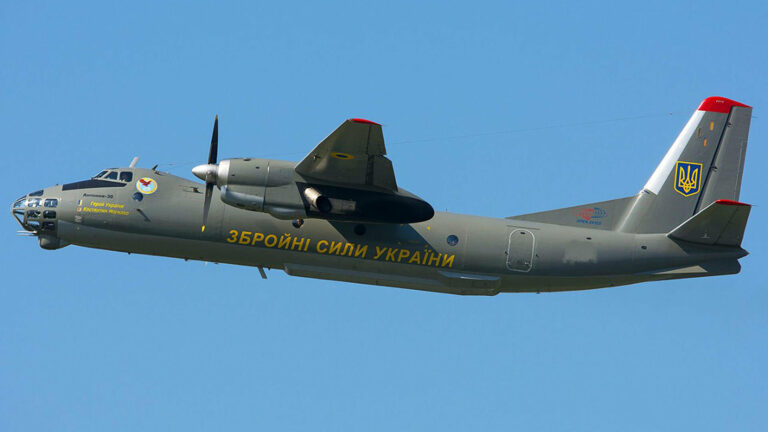 Самолет Ан-26 упал в Вольнянском районе: есть пострадавшие