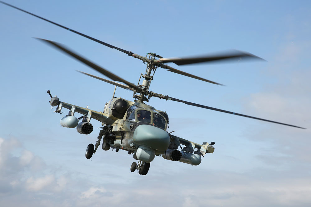 Бойцы ВСУ сбили вражеский российский вертолет КА-52 (ВИДЕО)