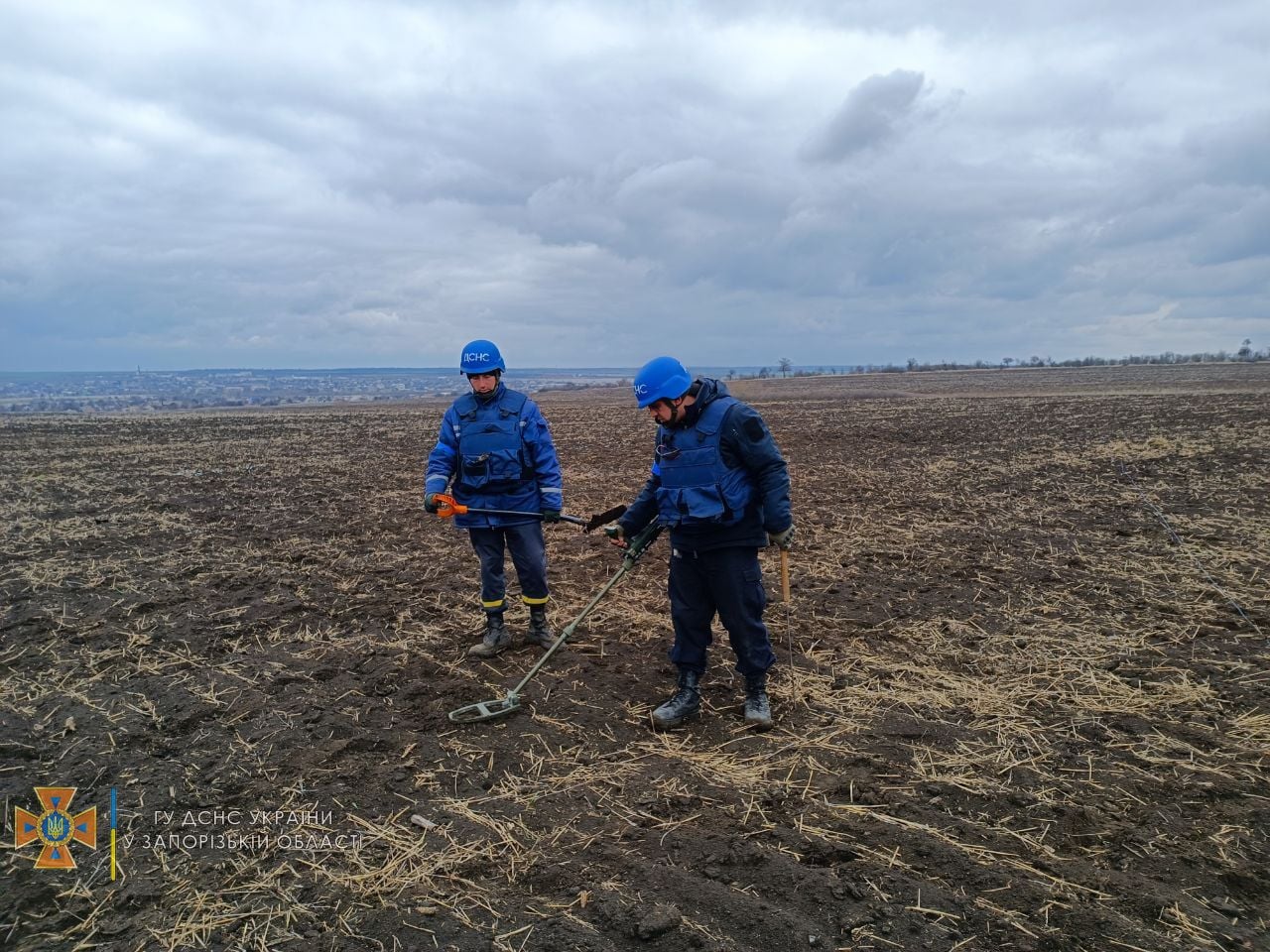Пиротехники обезвредили кассетные мины на территории Запорожской области