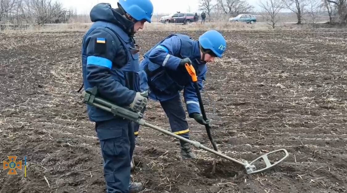 Оккупированные территории Запорожской области заминированы: пиротехники ликвидируют снаряды