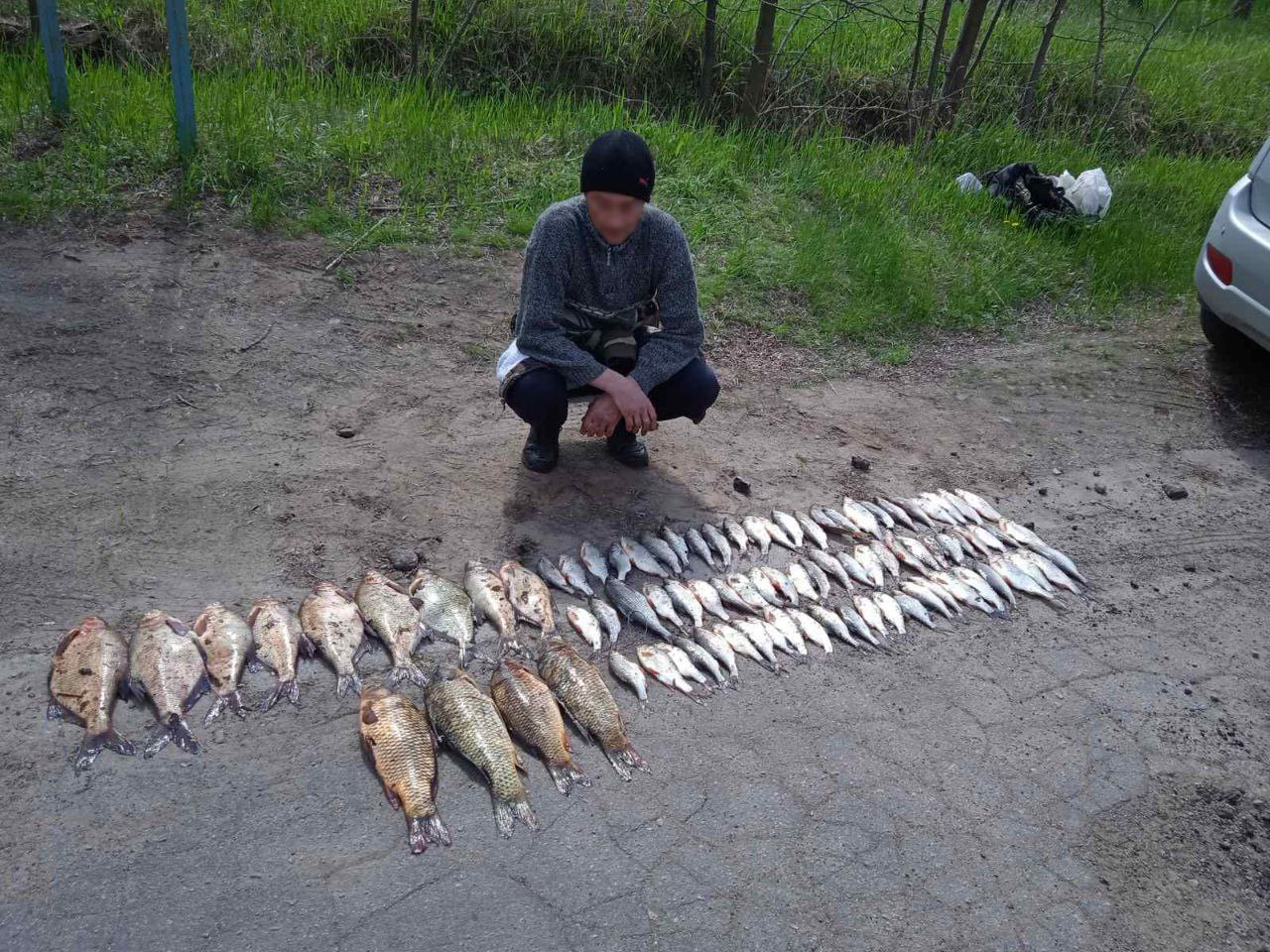 Рыбалки на Хортице незаконно ловили рыбу сетками