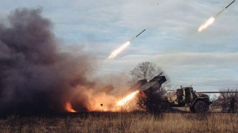 Оккупанты бомбили Запорожскую область: где были прилеты