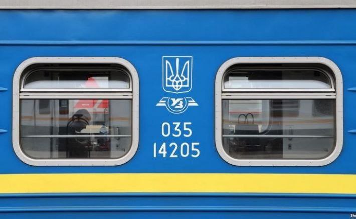 Движение поездов в Запорожье изменилось из-за обстрелов: какие маршруты