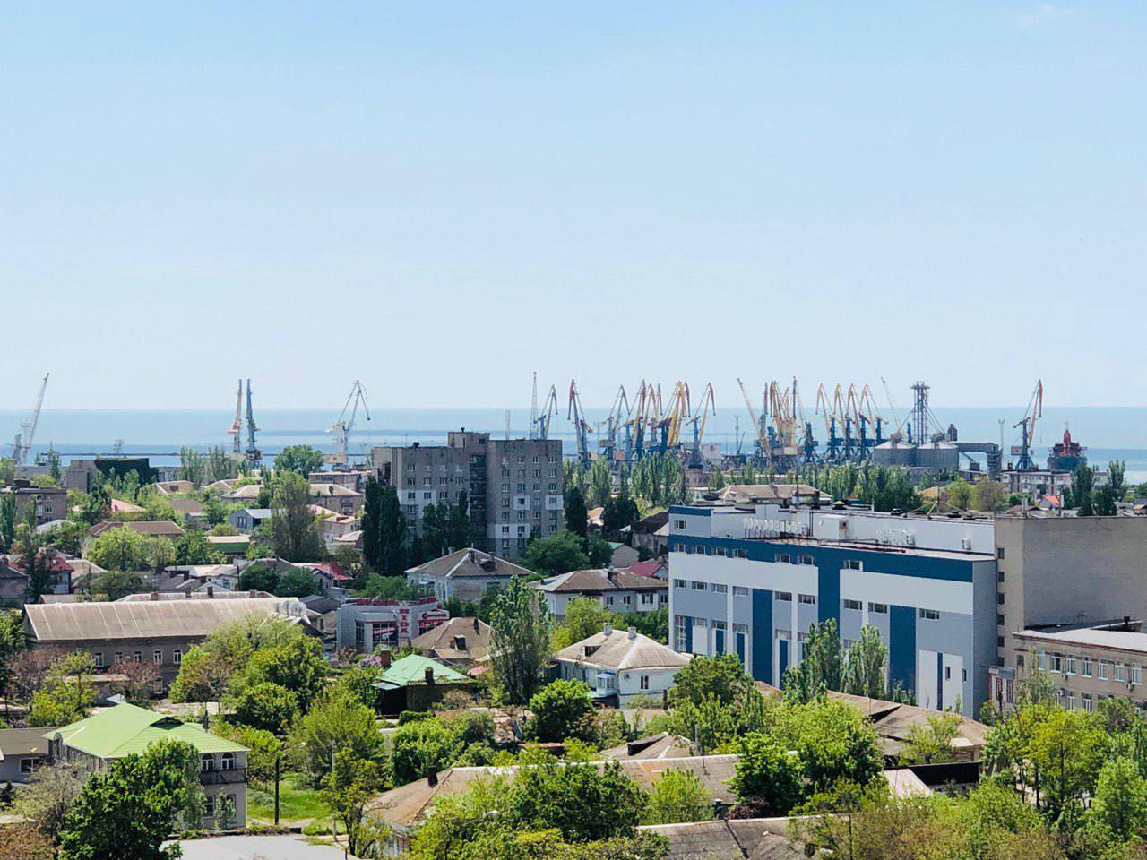 Оккупанты остановили работу захваченных предприятий в Бердянске