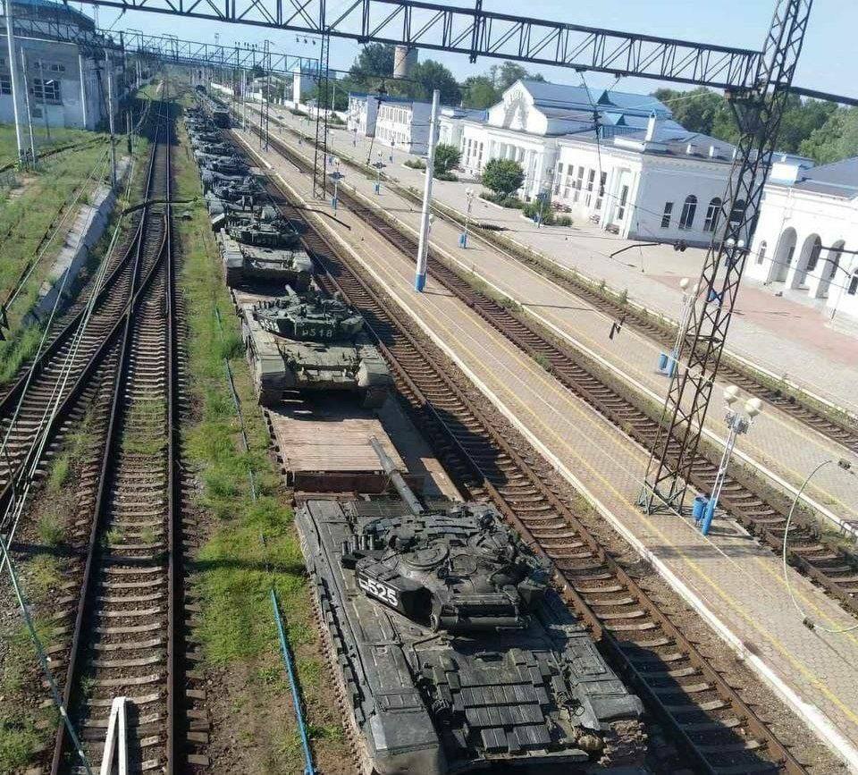 Войска рф перебрасывают танки Т-72Б через Мелитополь