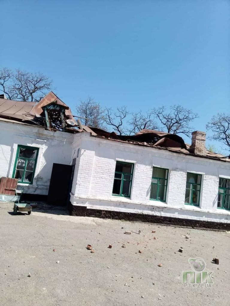 Оккупанты обстреляли пологовскую гимназию в Запорожской области