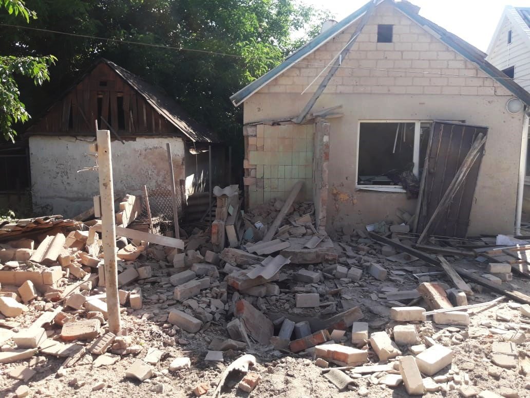 Оккупанты разбомбили Ореховский и Пологовский районы: как выглядит жилой сектор