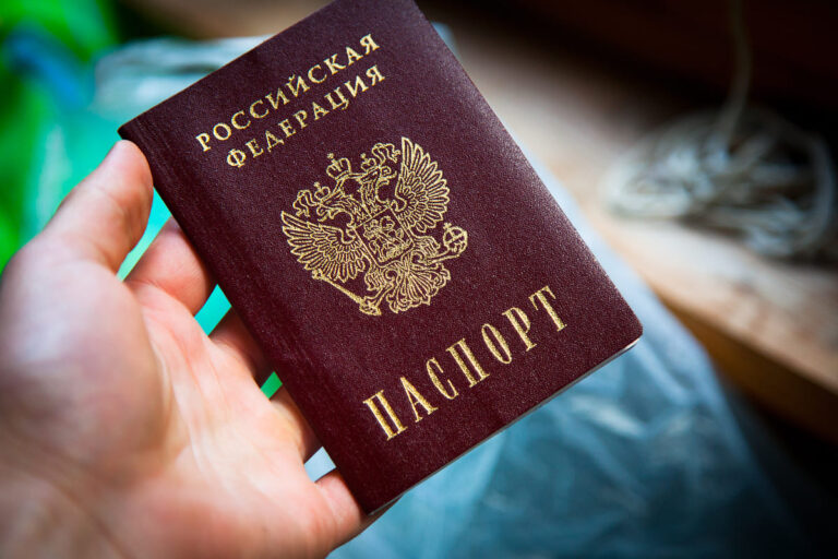 Рашисты упростили выдачу паспортов рф в Запорожской области