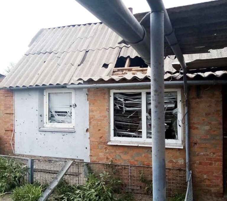 Войска россии обстреляли села Запорожской области: дома и инфраструктура разрушена
