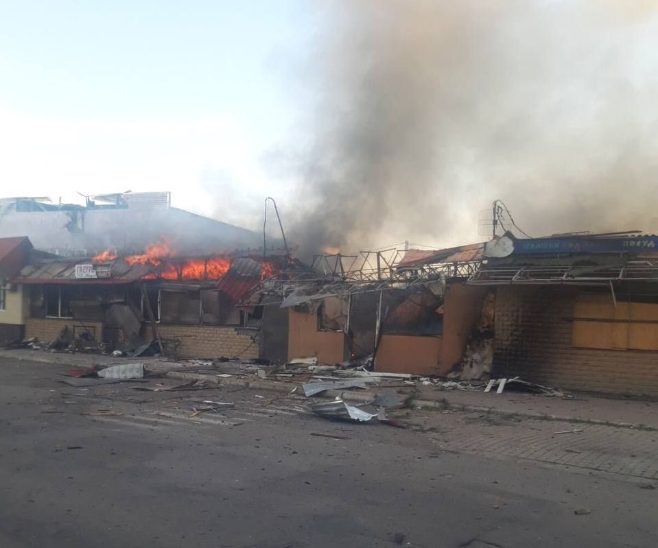 Пожары в Гуляйполе: российские войска обстреляли центр города