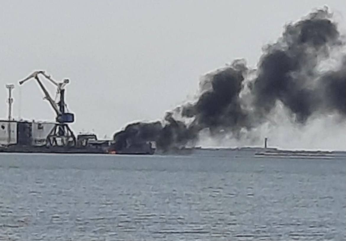 Дым в порту: в оккупированном Бердянске произошел взрыв