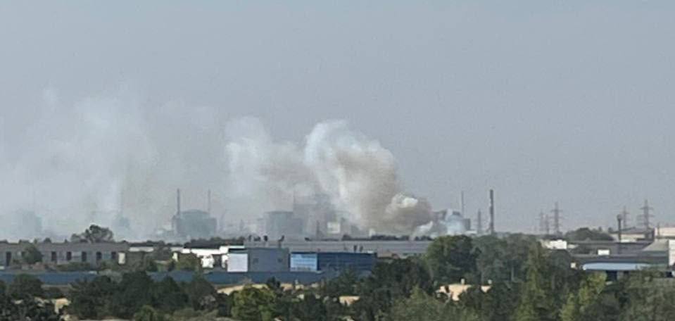 Дым в Энергодаре: оккупанты снова обстреляли город