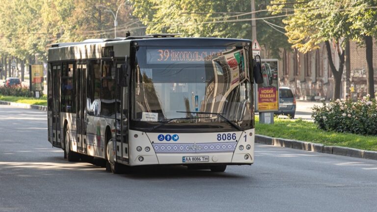 Робота громадського транспорту в Запоріжжі 11 лютого: маршрути