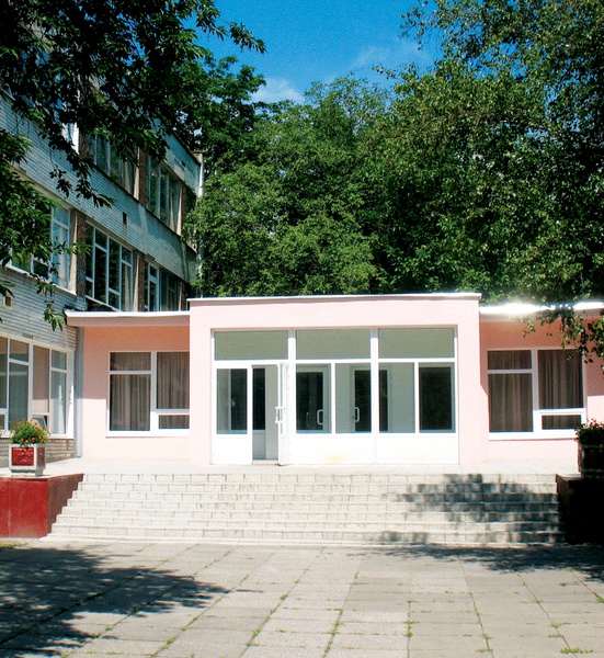 В Мелитополь привезли учителей из россии: их заселят в квартиры мелитопольцев