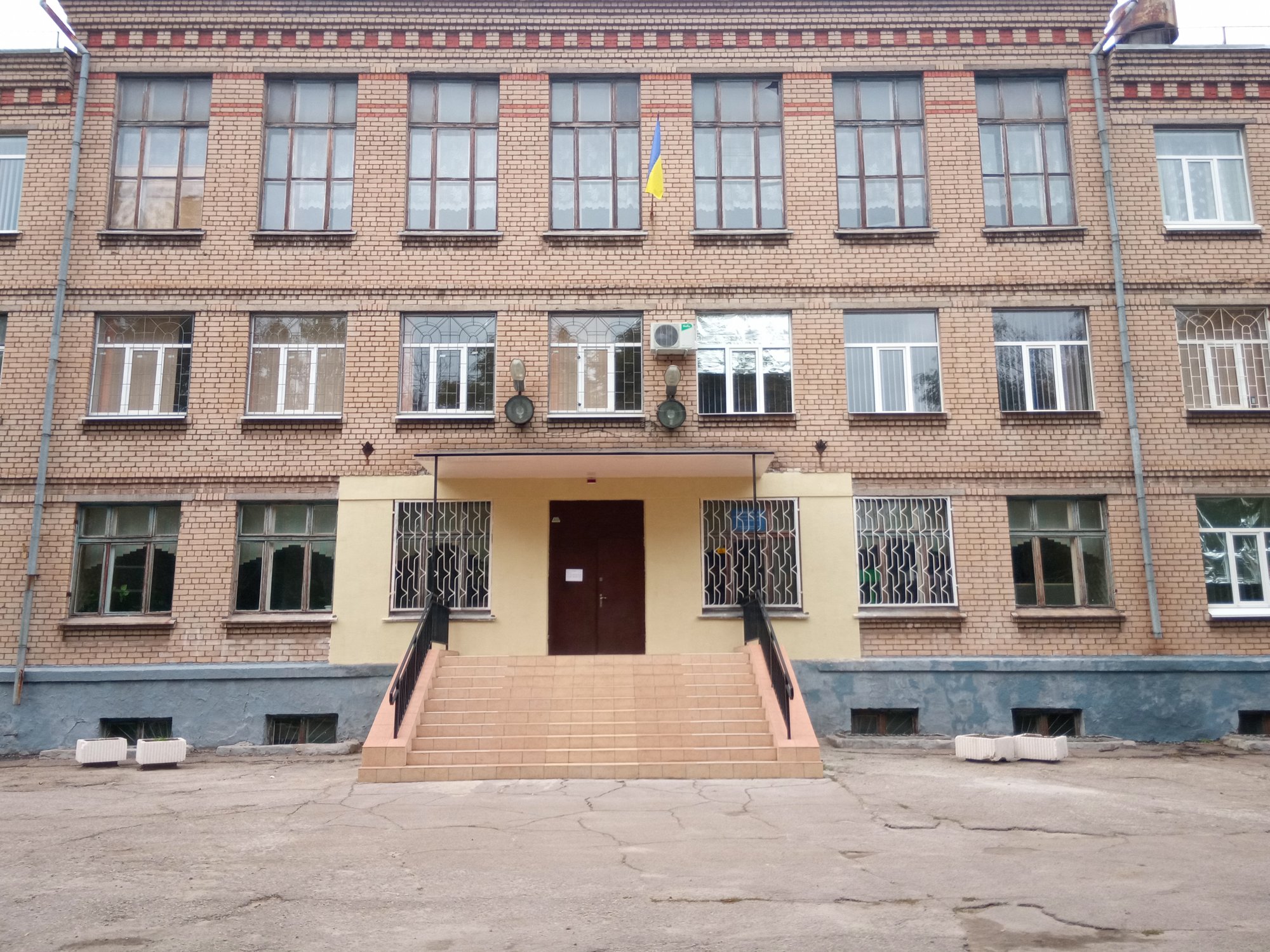 Как будут работать школы в Запорожье станет известно через неделю: первые подробности