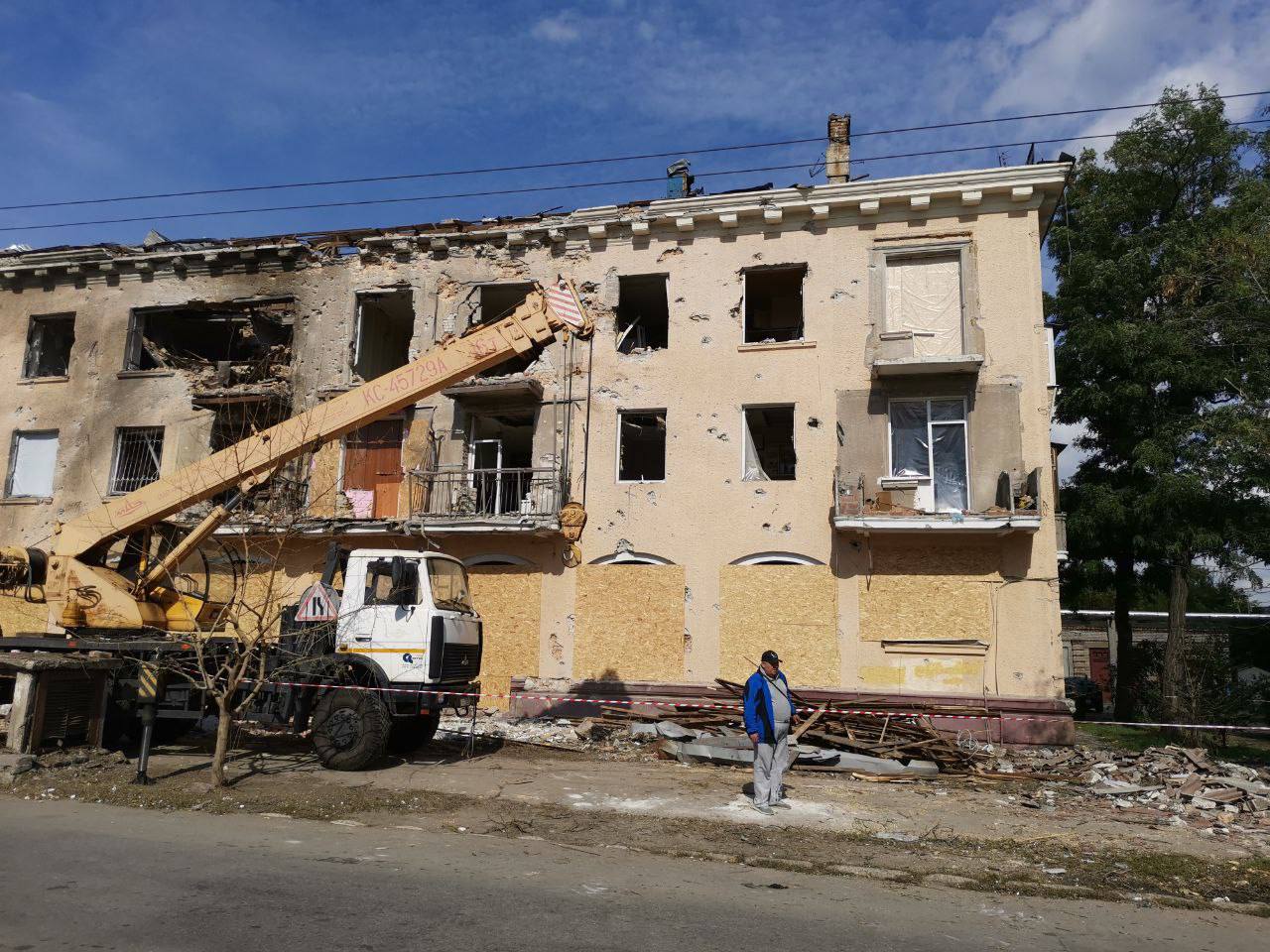 На прошлой неделе от ракетных ударов в Запорожье пострадало более 150 многоквартирных и частных домов. Несколько многоэтажек подвергались вражеской атаке по несколько раз.