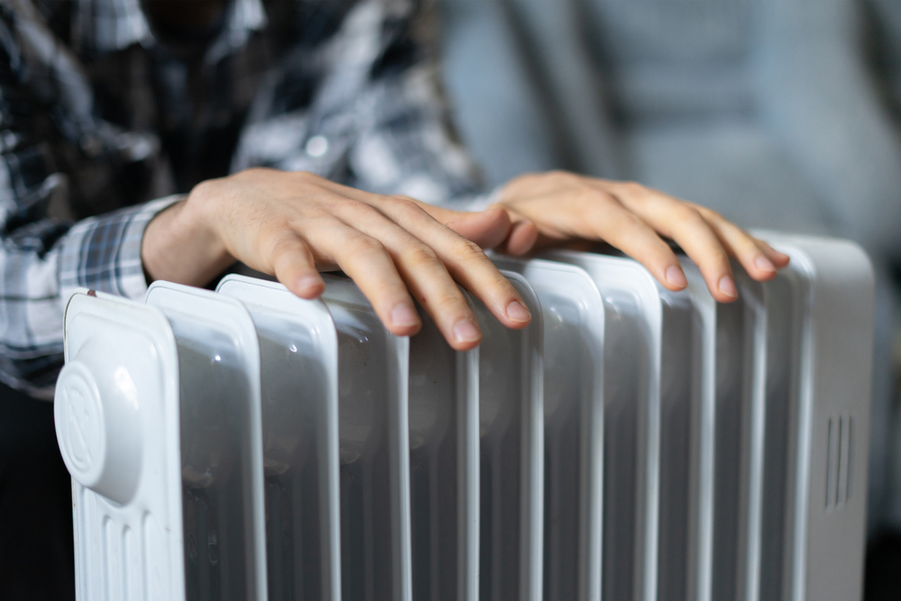 Как сохранить тепло в квартире и чем можно обогревать дом: советы запорожцам