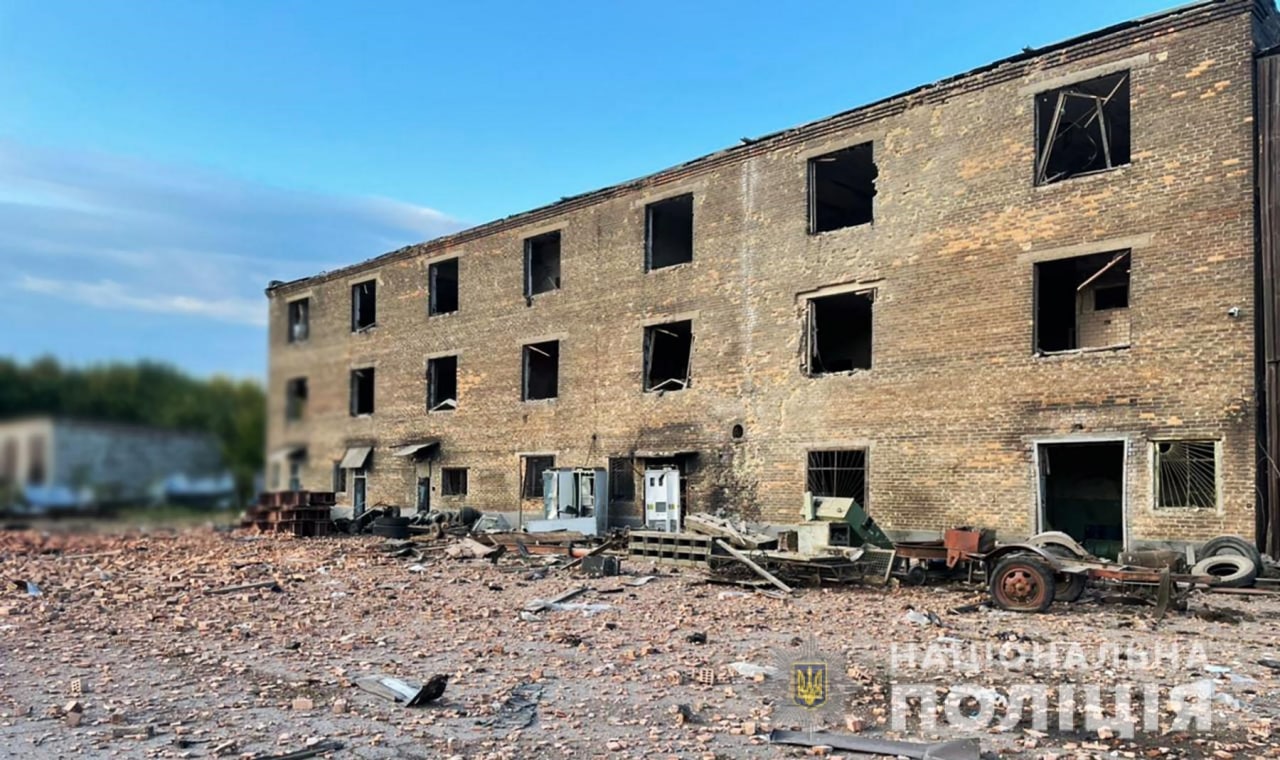 Ракетный удар по Запорожью повредил территорию промпредприятия (ФОТО)