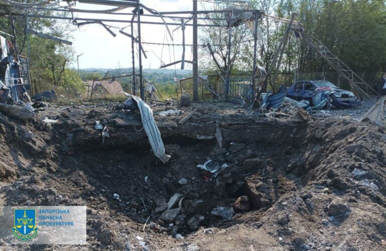 Ракетный удар по Запорожью 22 сентября повредил дома и машины: начато расследования (ФОТО)