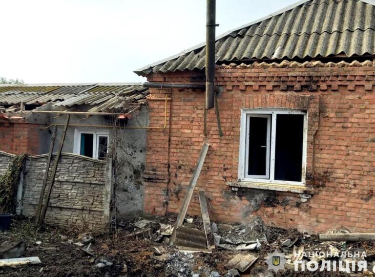 Оккупанты обстреляли три района Запорожской области: фото