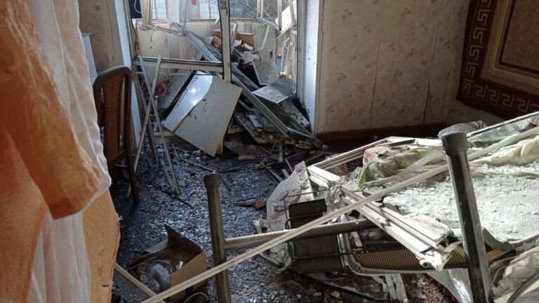 В Запорожье в результате ракетного обстрела повреждены 40 домов: новые подробности (ФОТО)