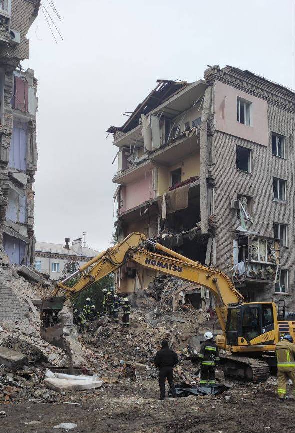 Спасатели разобрали завалы разрушенного дома: нашли еще погибших