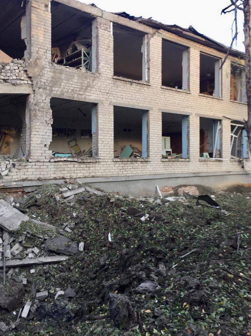Последствия ракетного обстрела учебного заведения в Пологовском районе. ВИДЕО