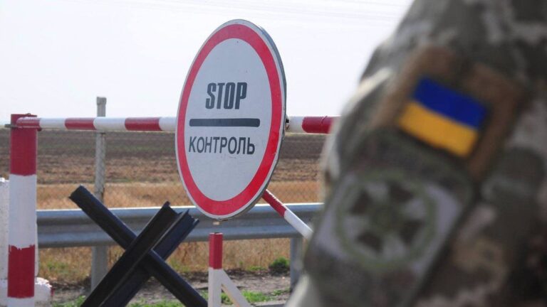 Выехать с оккупированных территорий Запорожья с украинским паспортом невозможно