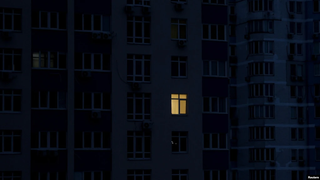Графики отключений света в Запорожье: кто и когда будет без электричества